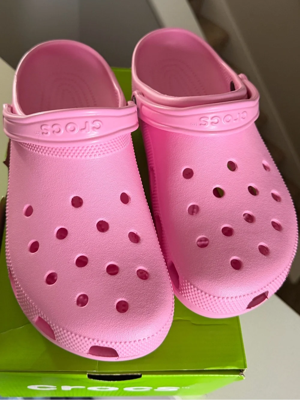 CROCS Kids Classic Clog in Bubblegum Pink